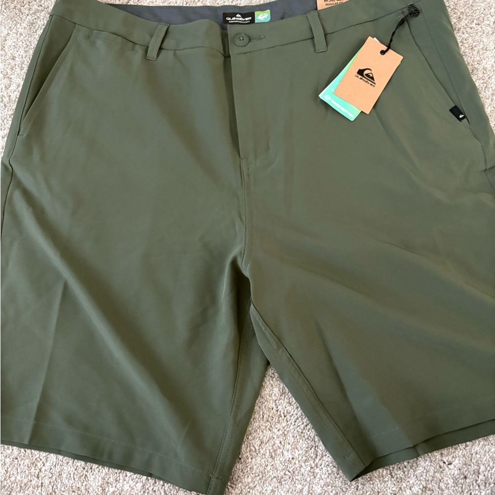 Men’s quicksilver amphibian shorts size 38- brand new